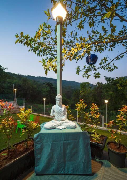 Spicy Mango Lakeside Abode - Luxurious Villa In Pawana Lonavala Exterior photo