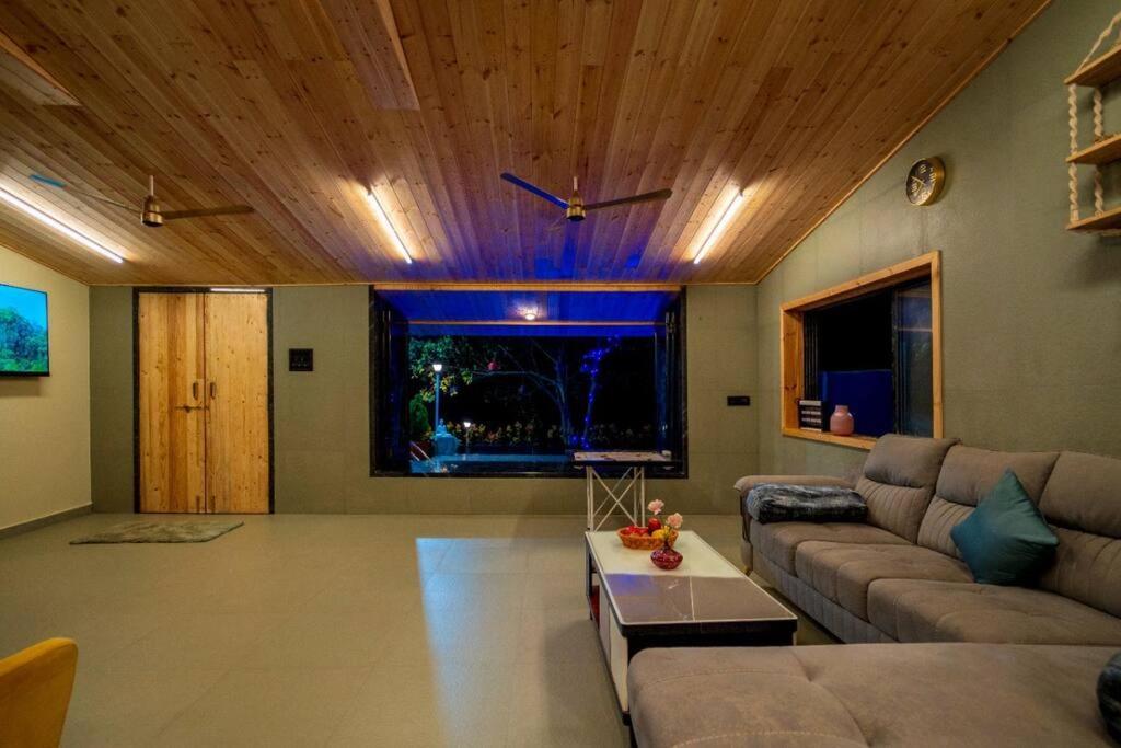 Spicy Mango Lakeside Abode - Luxurious Villa In Pawana Lonavala Exterior photo