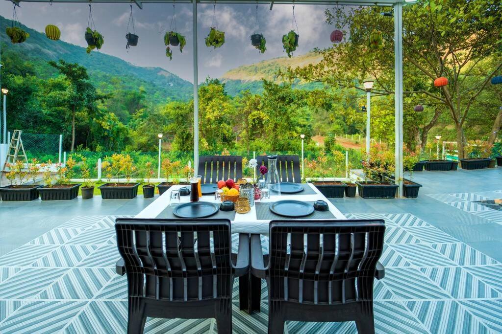 Spicy Mango Lakeside Abode - Luxurious Villa In Pawana Lonavala Exterior photo